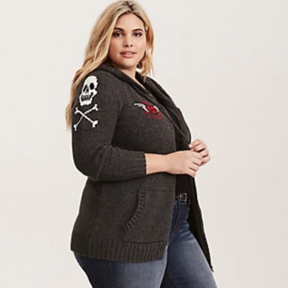 NWT! Torrid 3 Grey Skull Knit Zip Hoodie